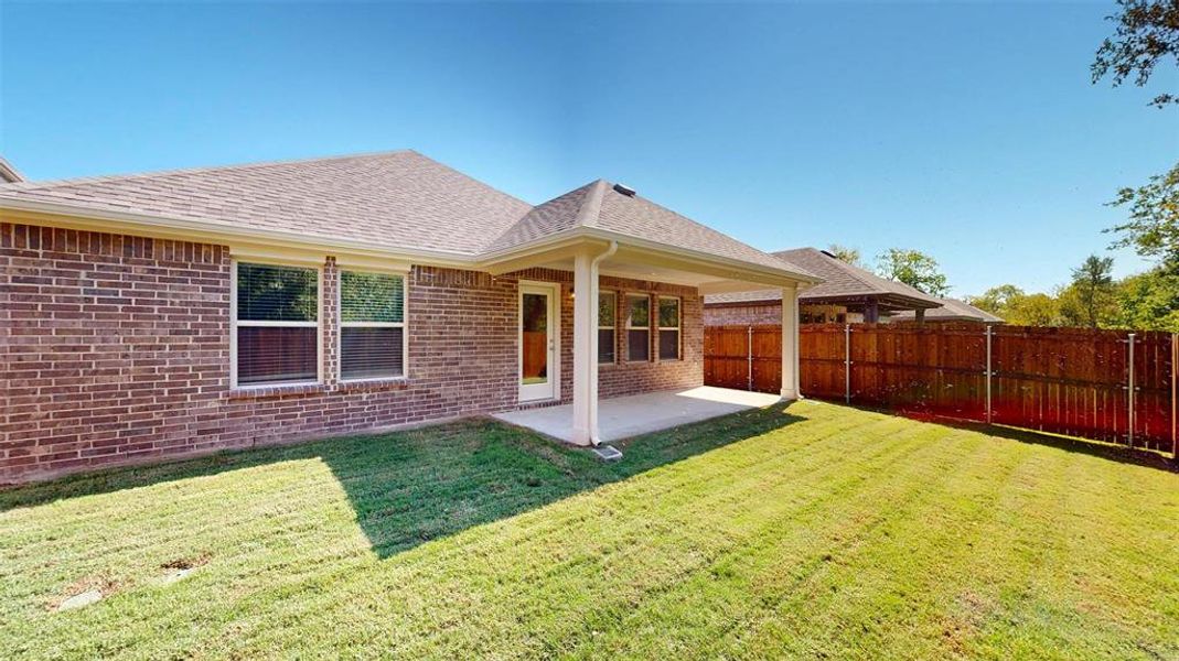 Exterior details and patio area of a home in Forest Park, Princeton (Image 21).