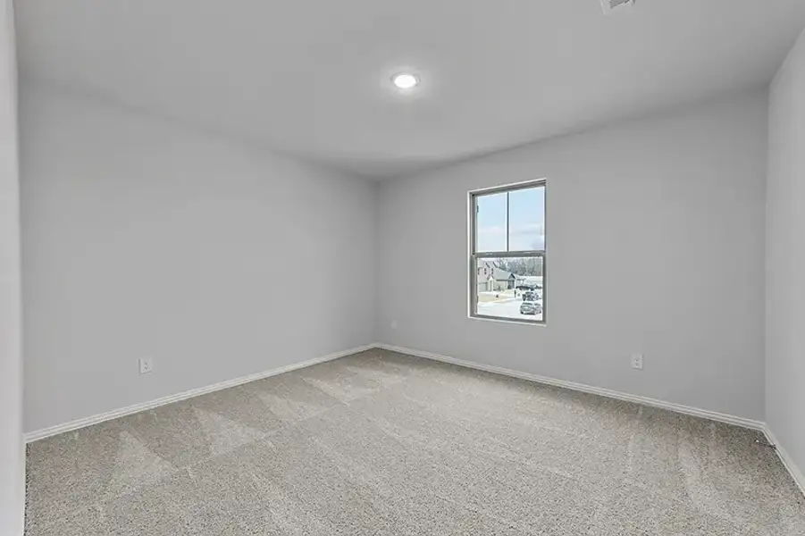 Spacious, unfurnished interior of a new home in Rolling Ridge, Van Alstyne (Image 24).