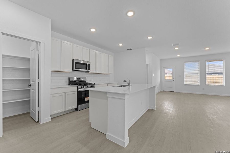Furnished interior view inside a new home in Friendship Oaks, Fredericksburg (Image 10).