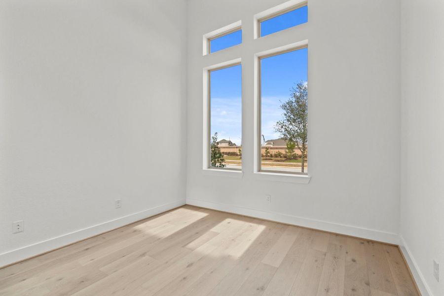 Spacious, unfurnished interior of a new home in Elyson 45' & 70', Katy (Image 33).