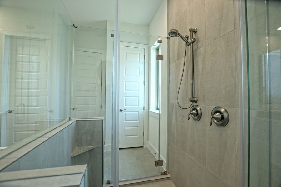 Representative interior finishes for a home built from the Topaz II by Giddens Homes in Riverstone, Georgetown (Image 21).