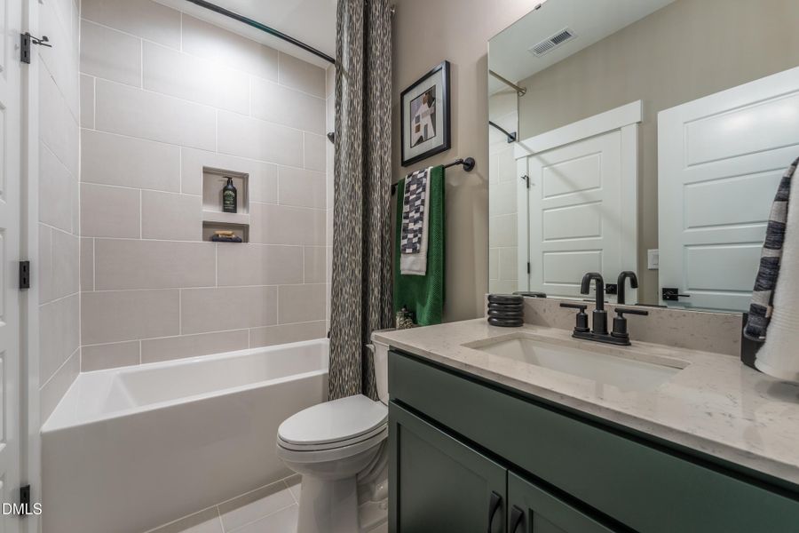 59. HHHunt Homes Crawford- Bedroom 3 Bat 59. HHHunt Homes Crawford- Bedroom 3 Bat