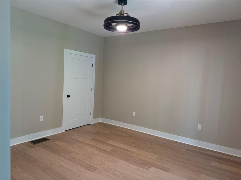 Spacious, unfurnished interior of a new home in , Dahlonega (Image 11).