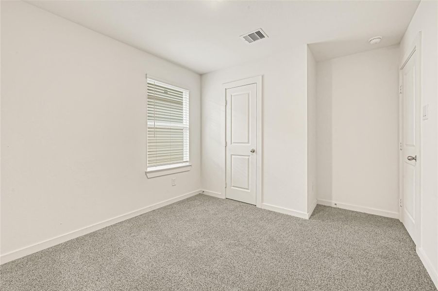 Spacious, unfurnished interior of a new home in Holly Ridge, Rosenberg (Image 23).