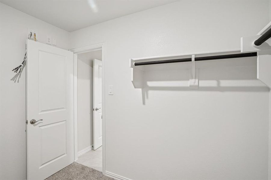 Spacious, unfurnished interior of a new home in Westmoor, Sherman (Image 17).