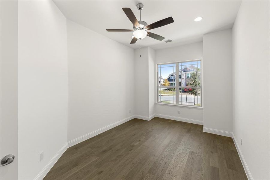 04. 3802 Windmere - Study