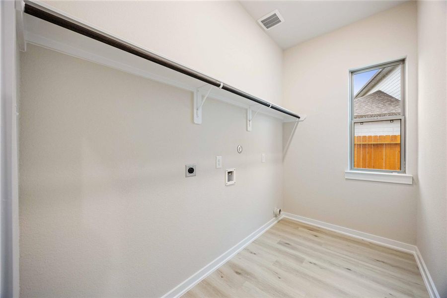 Spacious, unfurnished interior of a new home in Granger Pines, Conroe (Image 16). Spacious, unfurnished interior of a new home in Granger Pines, Conroe (Image 16).