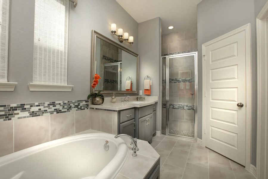 The Deerfield II Primary Bath