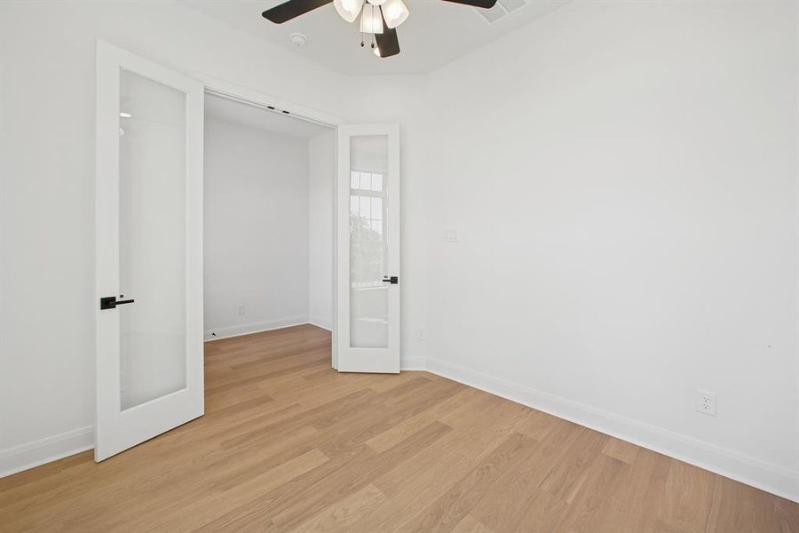 Spacious, unfurnished interior of a new home in Elements at Viridian - Garden Series, Arlington (Image 22).