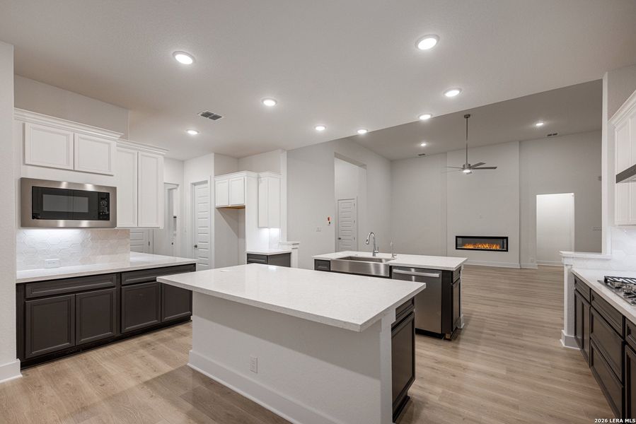 Furnished interior view inside a new home in Mesa Western, Cibolo (Image 8).