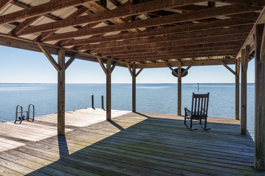 Community amenities in The Bluffs at Lake Waccamaw, Lake Waccamaw (Image 45).