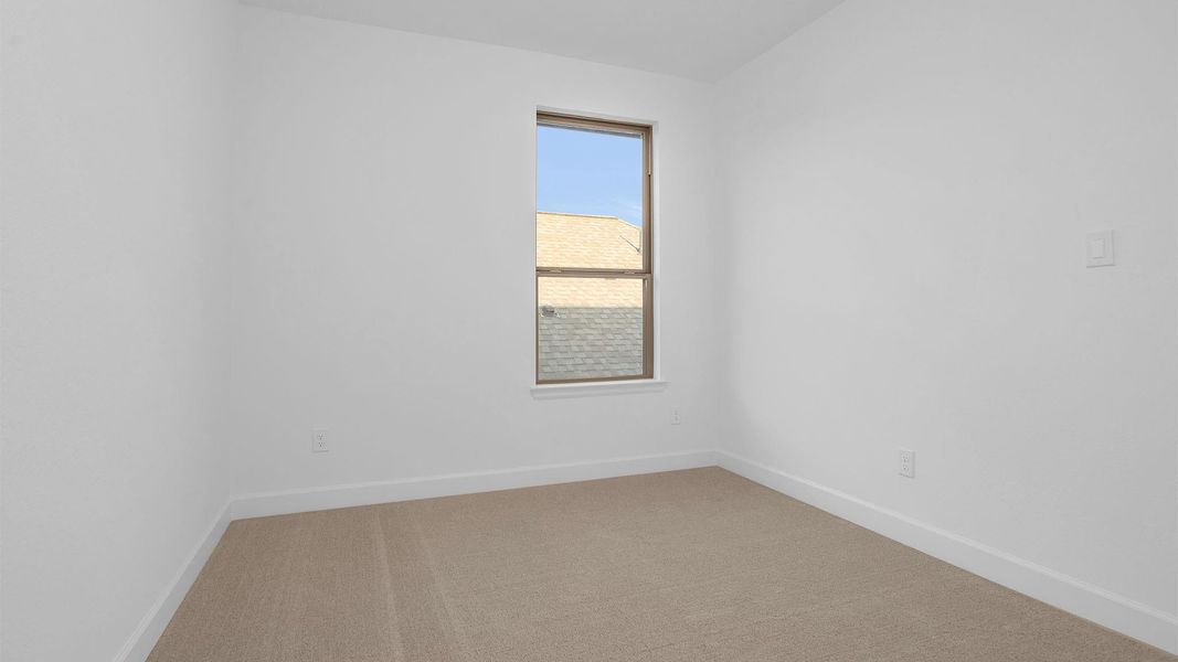 Spacious, unfurnished interior of a new home in Valencia, Manvel (Image 9).