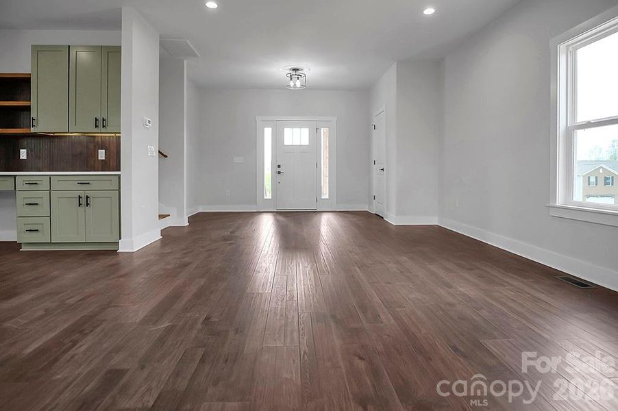 Spacious, unfurnished interior of a new home in , Shelby (Image 28).