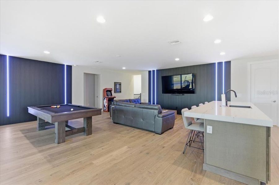 Furnished interior view inside a new home in , Orlando (Image 63).