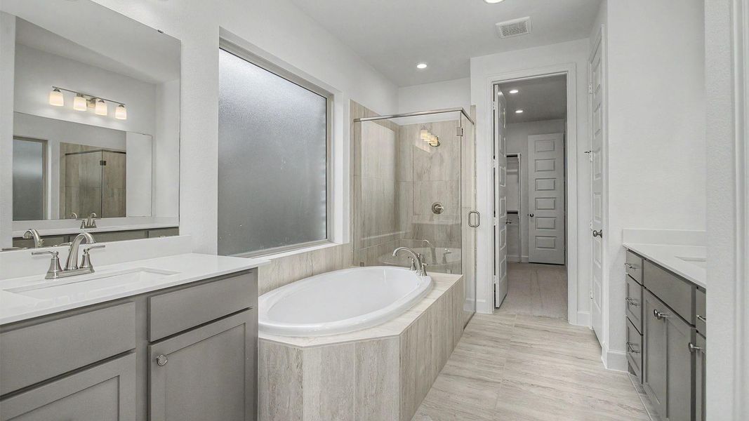 Furnished interior view inside a new home in Valencia, Manvel (Image 5).