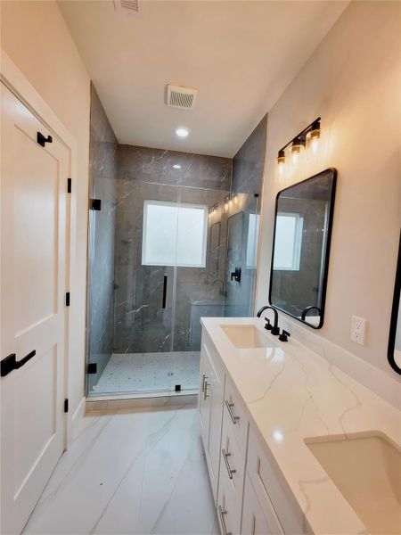 1071-Master Bathroom, a Combination of Style and Elegance