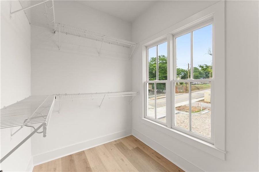 Spacious, unfurnished interior of a new home in , Gainesville (Image 20).