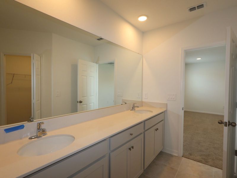 Owner's Bathroom Owner's Bathroom