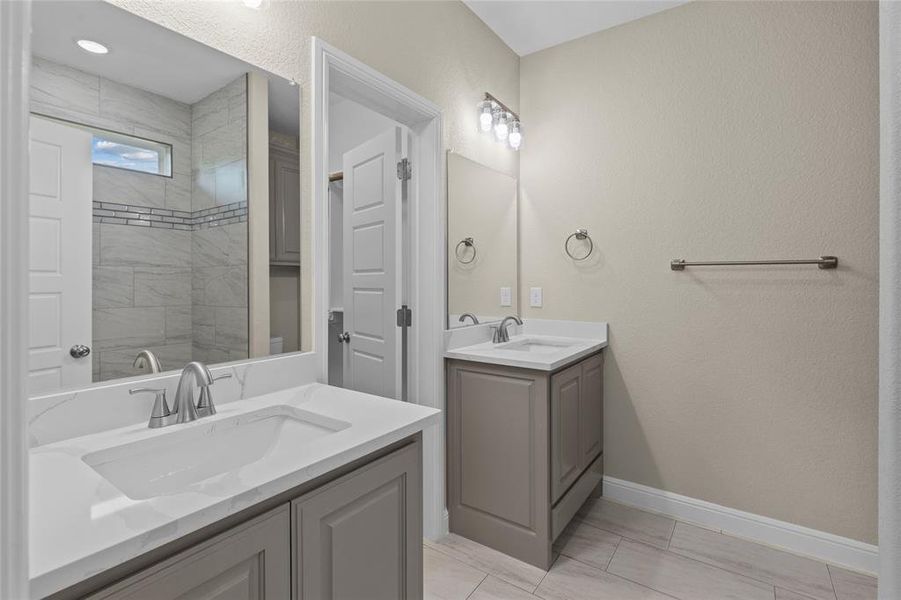 Furnished interior view inside a new home in , Cleburne (Image 13).