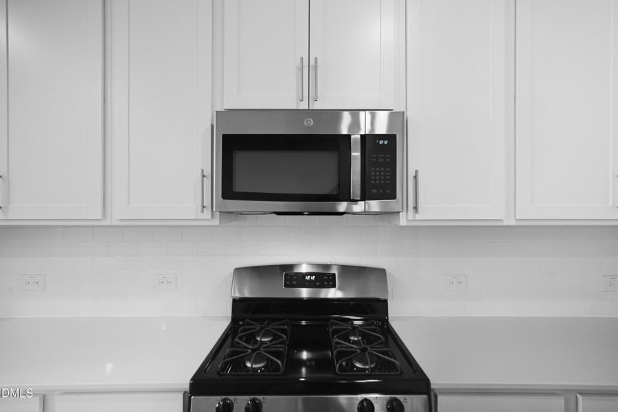 SUN_Everlee_Pic_CarsonII_QMI_227_Kitchen