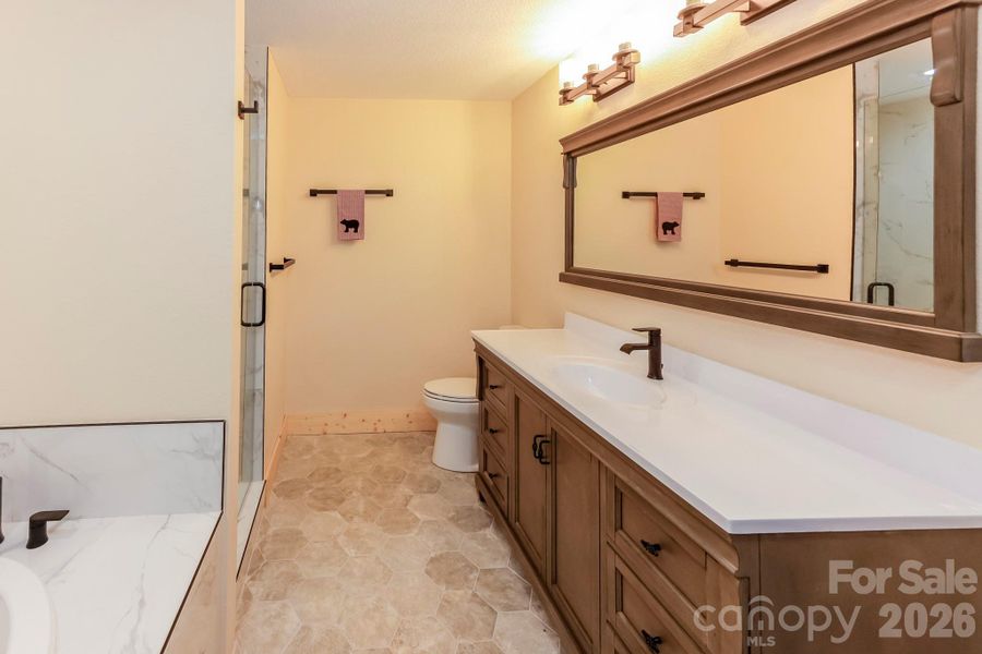 Furnished interior view inside a new home in , Lake Lure (Image 5).