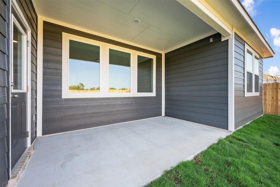 Representative images and renderings are for illustrative purposes. Actual structural options and design finishes of home may vary. Representative images and renderings are for illustrative purposes. Actual structural options and design finishes of home may vary.
