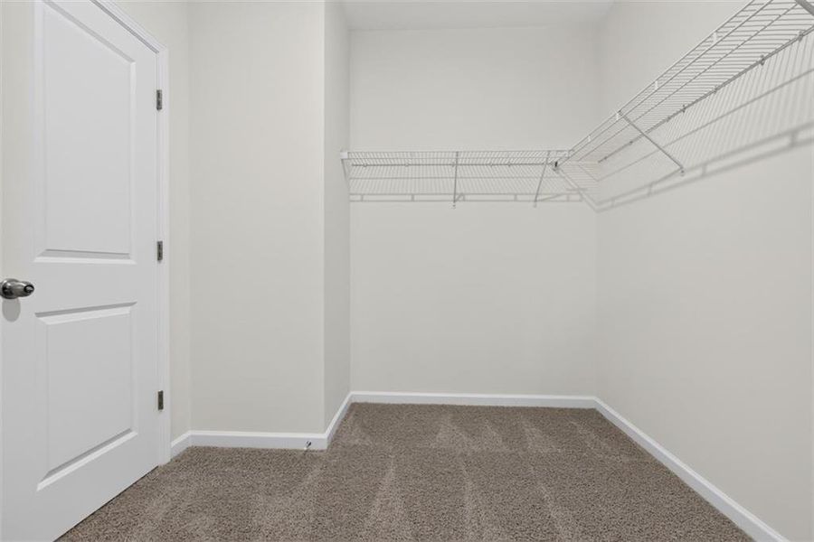 Spacious, unfurnished interior of a new home in , Athens (Image 43).