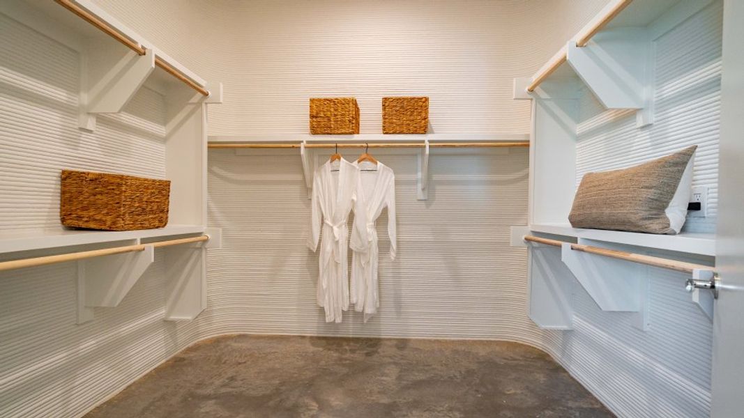 Rune Owner's Walk-In Closet Rune Owner's Walk-In Closet