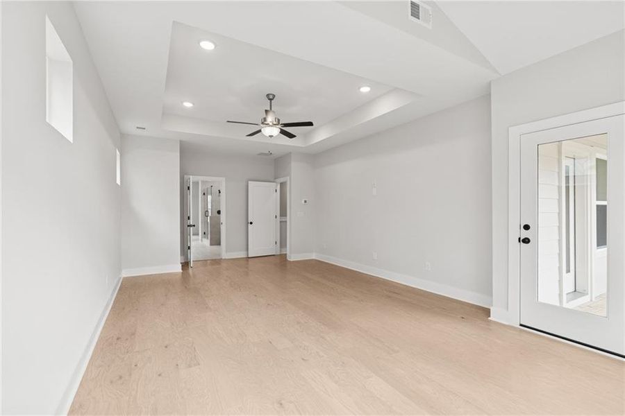 Spacious, unfurnished interior of a new home in Settingdown Farms, Cumming (Image 12).