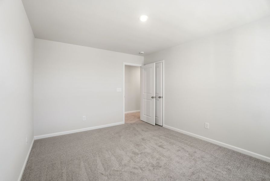Spacious, unfurnished interior of a new home in Waxhaw Landing, Monroe (Image 33).