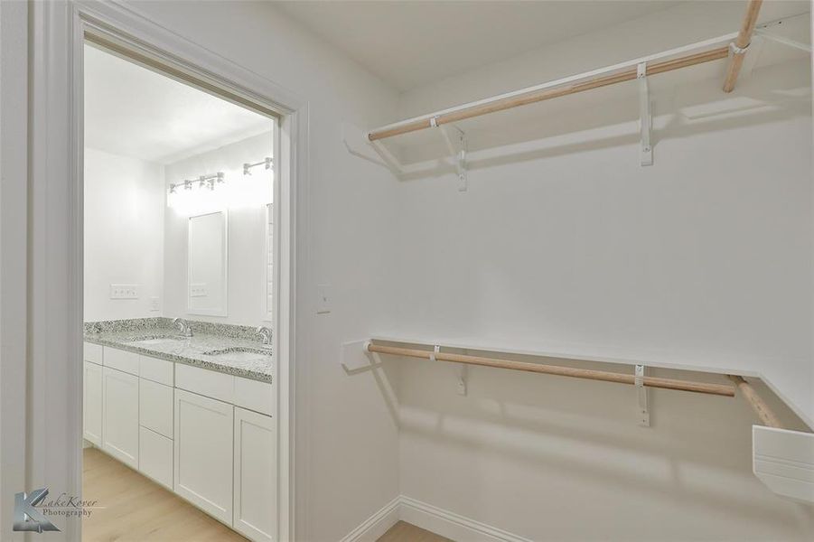 Spacious, unfurnished interior of a new home in , Abilene (Image 25).