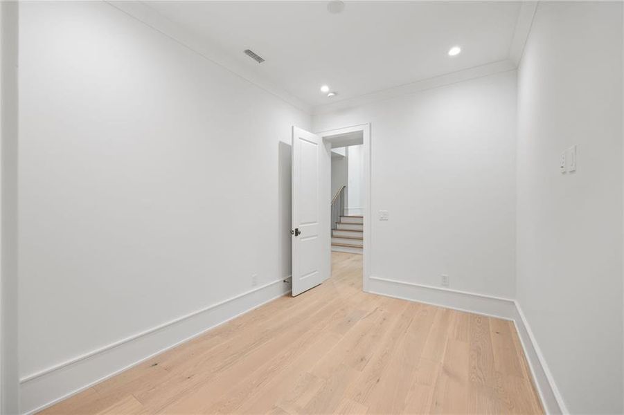 Spacious, unfurnished interior of a new home in , Atlanta (Image 47).