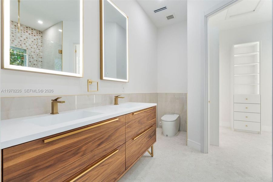 Furnished interior view inside a new home in , Islamorada, Village of Islands (Image 17).