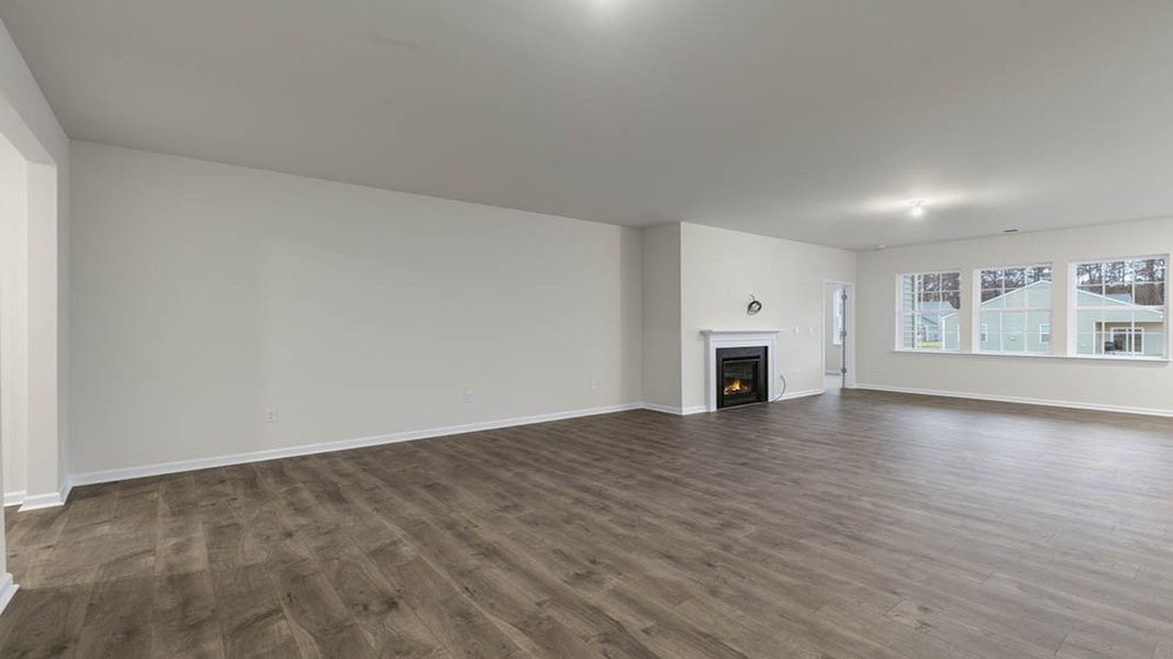 Spacious, unfurnished interior of a new home in Cambridge Park, Mebane (Image 15).