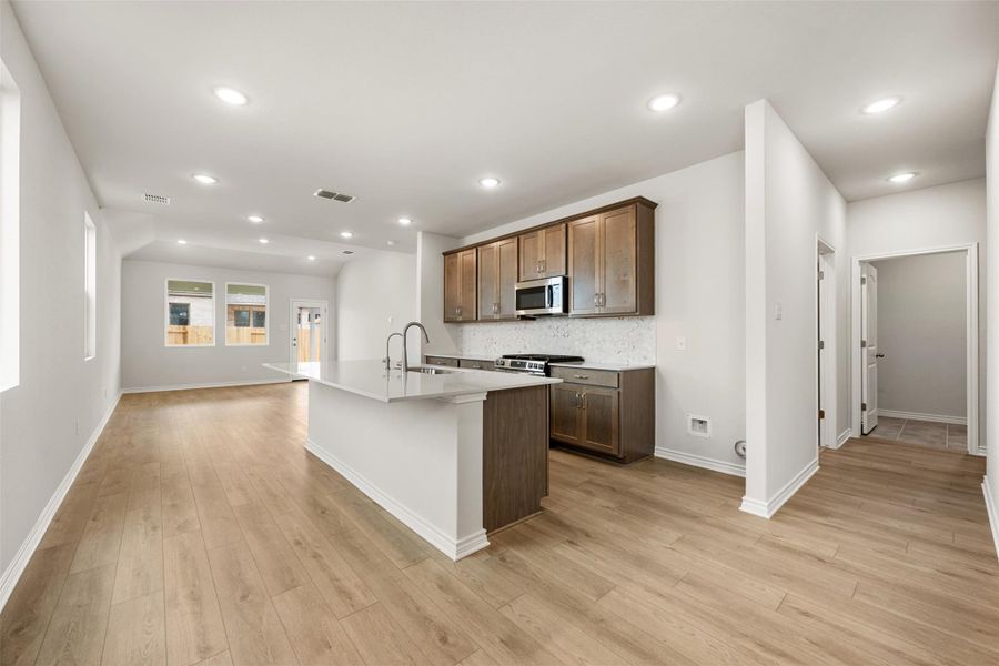 Representative images and renderings are for illustrative purposes. Actual structural options and design finishes of home may vary. Representative images and renderings are for illustrative purposes. Actual structural options and design finishes of home may vary.