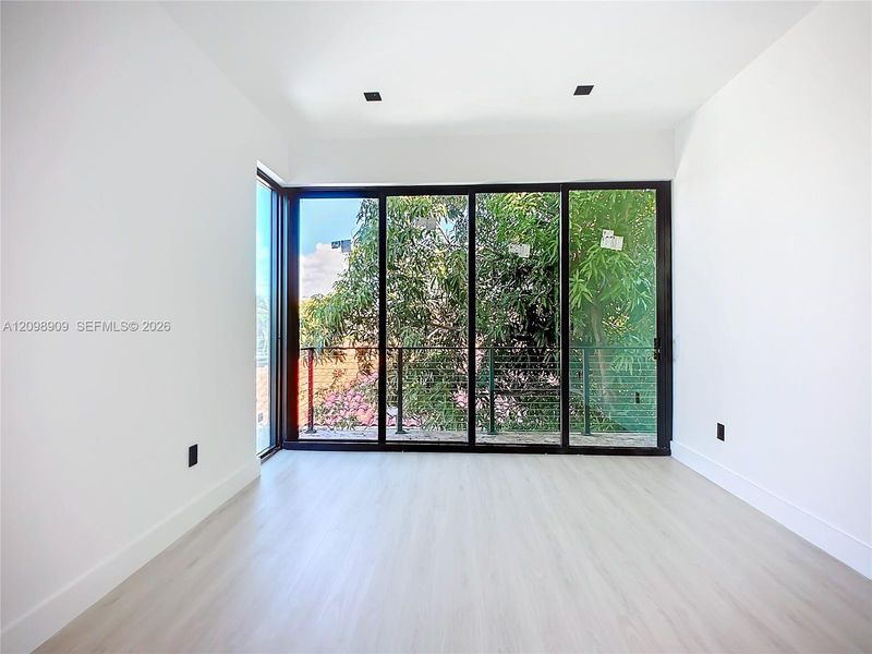 Spacious, unfurnished interior of a new home in , Miami (Image 20).