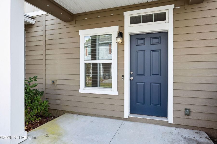 Exterior details and patio area of a home in , Yulee (Image 15).