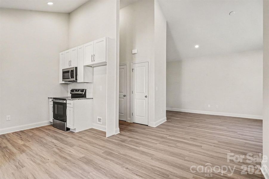 Spacious, unfurnished interior of a new home in , Monroe (Image 14).