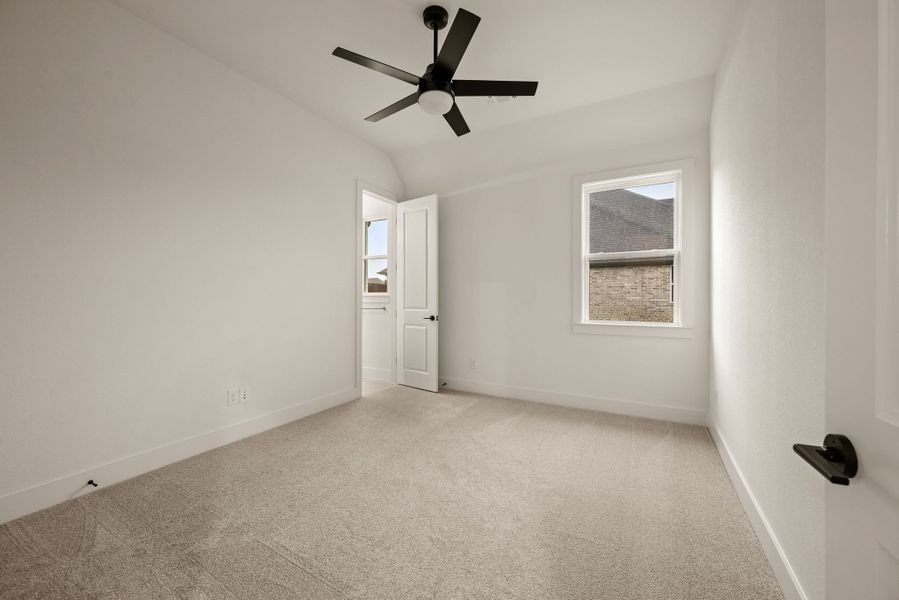 Spacious, unfurnished interior of a new home in NorthGlen, Haslet (Image 35).