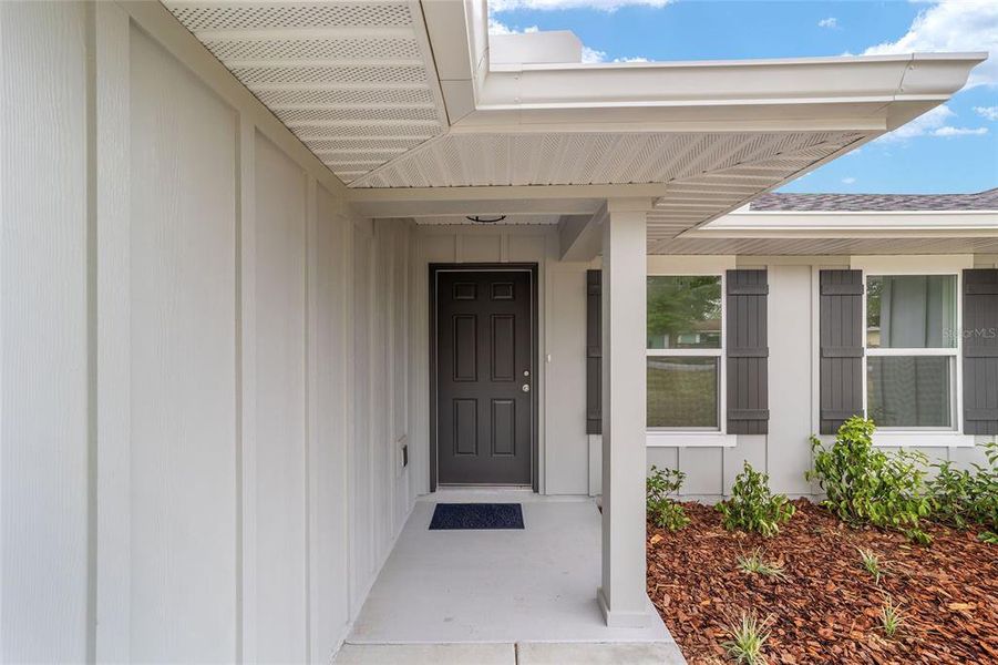 Exterior details and patio area of a home in , Ocala (Image 4).