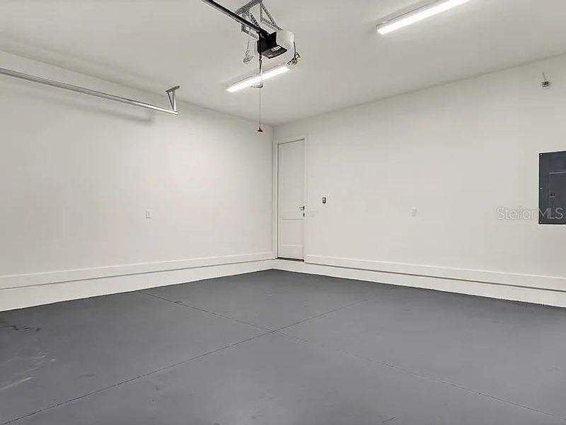 Spacious, unfurnished interior of a new home in , St. Petersburg (Image 8).