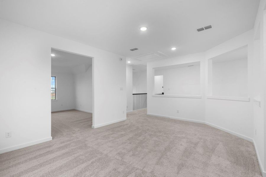 Spacious, unfurnished interior of a new home in Sienna 45', 50', Missouri City (Image 19). Spacious, unfurnished interior of a new home in Sienna 45', 50', Missouri City (Image 19).