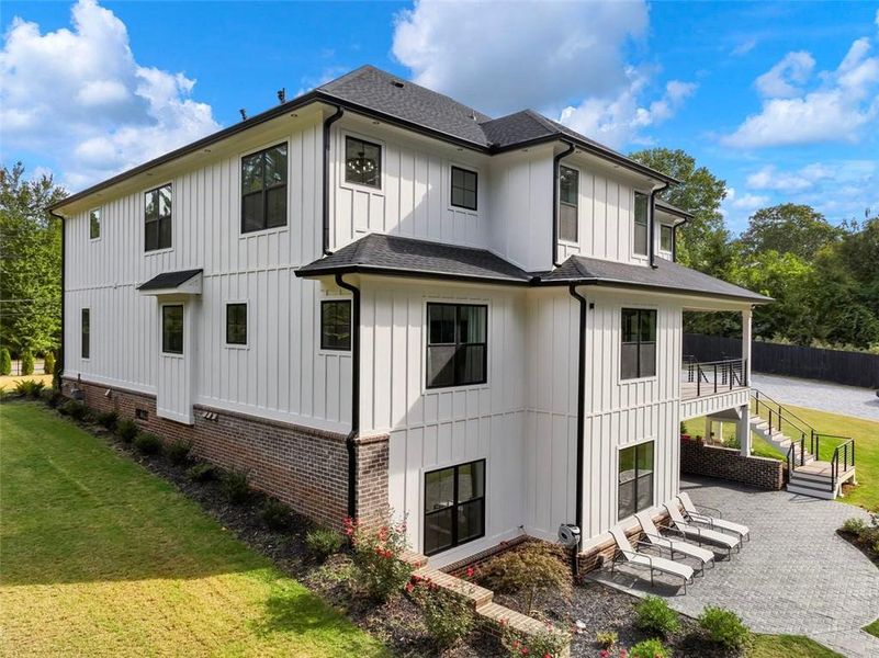 Image 88 of a home in .