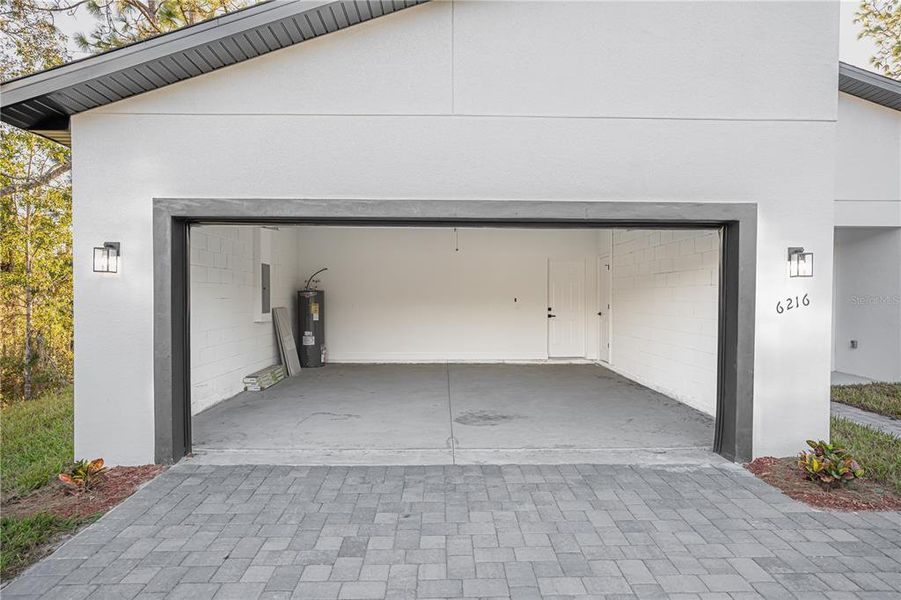 Exterior details and patio area of a home in , Ocala (Image 21).