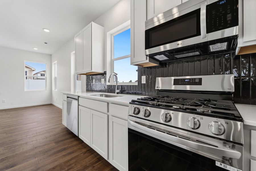 507 85th Ave. Ct.: Kitchen