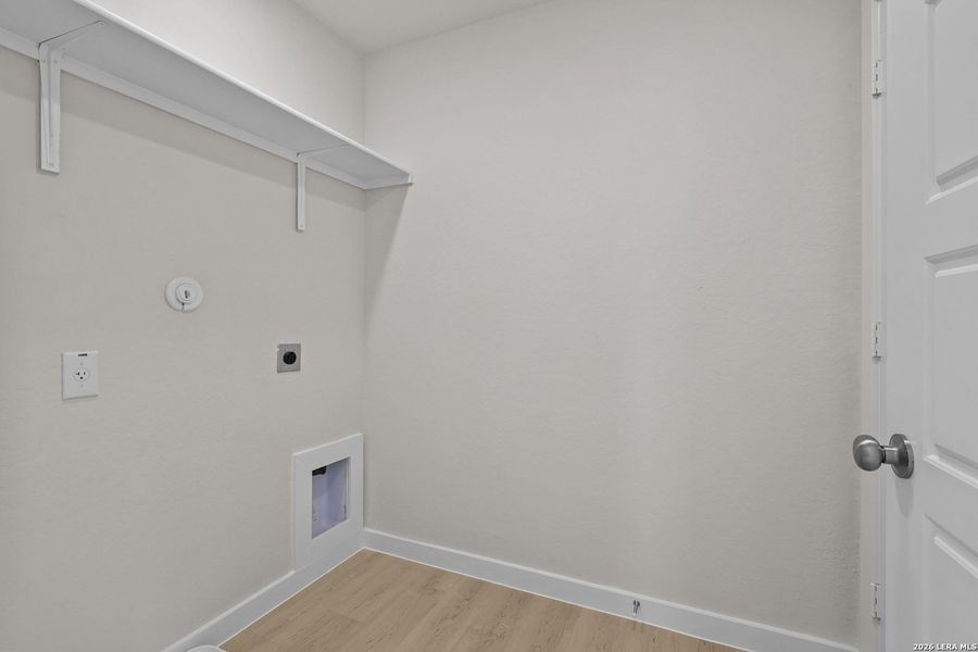 Spacious, unfurnished interior of a new home in Summerlin, San Antonio (Image 20). Spacious, unfurnished interior of a new home in Summerlin, San Antonio (Image 20).