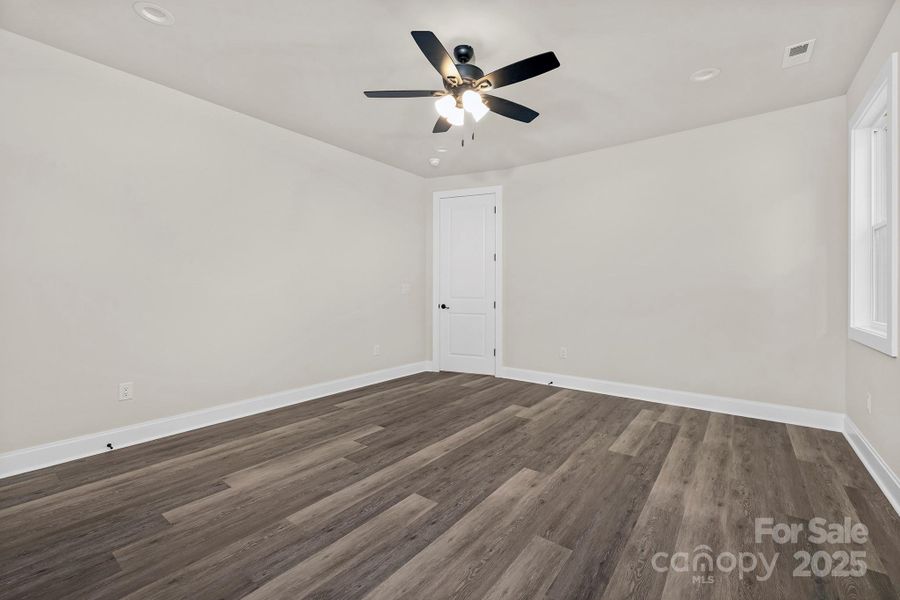 Spacious, unfurnished interior of a new home in , Charlotte (Image 30).