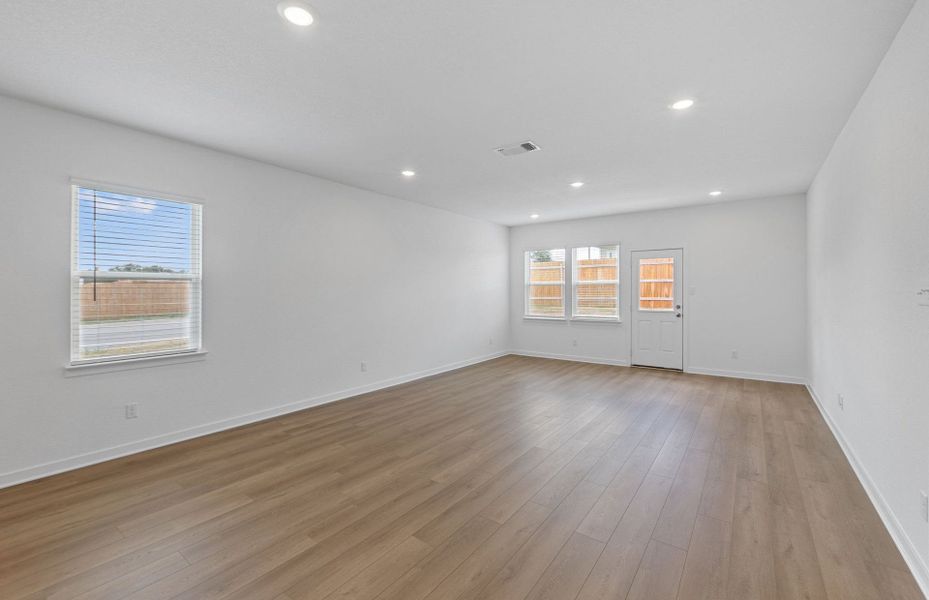 Spacious, unfurnished interior of a new home in Skyview, Belton (Image 16). Spacious, unfurnished interior of a new home in Skyview, Belton (Image 16).