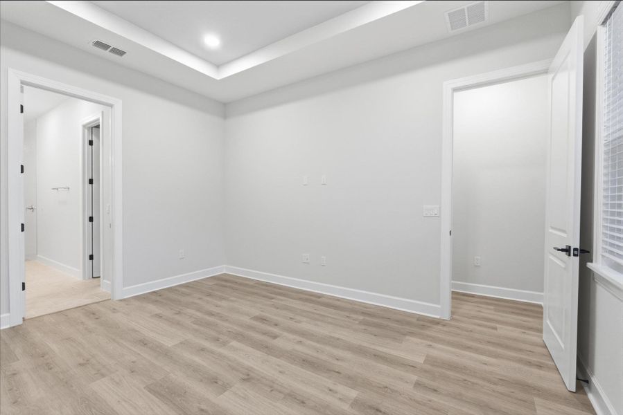 Spacious, unfurnished interior of a new home in Beachview Cove, Ormond Beach (Image 41).