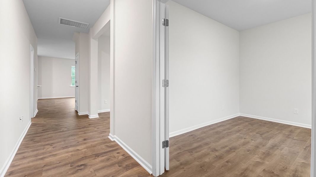 Spacious, unfurnished interior of a new home in Bryson Park, Lexington (Image 8).